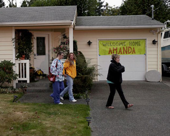 knox home: A welcome home banner at Amanda Knox's mother Edda Mellas's home