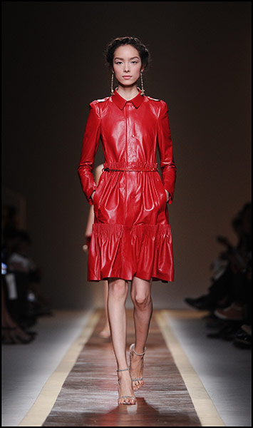 Paris Fashion Week : France - Valentino - Paris Fashion Week Spring / Summer 2012