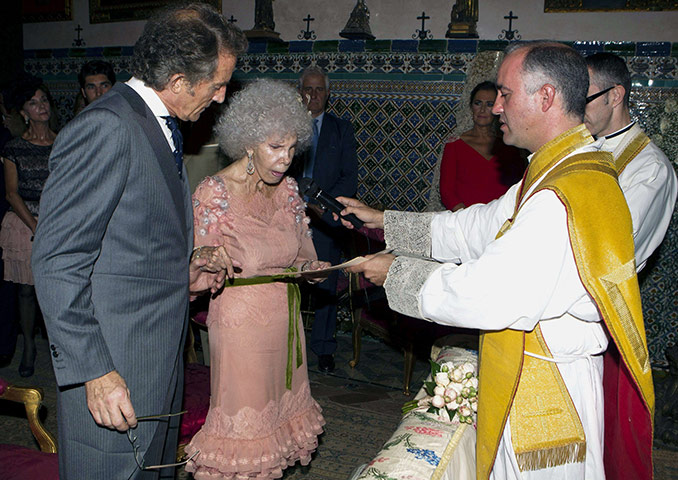 Spain's Duchess of Alba: Spain's Duchess of Alba and her husband Alfonso Diez