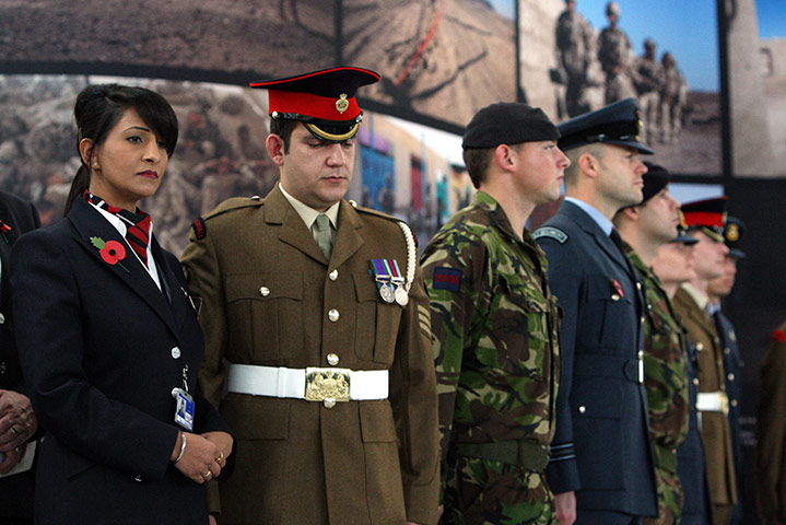 Armistice day update: 2 minutes silence in Terminal 5 of Heathrow airport