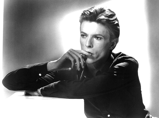 David Bowie life in pix: An early studio portrait of David Bowie
