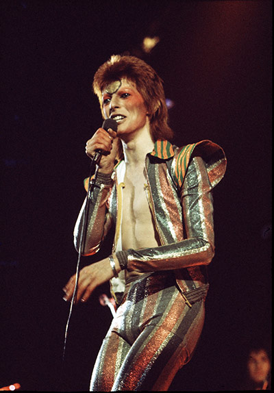 David Bowie life in pix: David Bowies performs as Ziggy Stardust