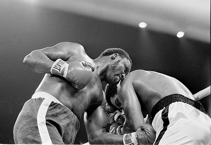 Thrilla in Manila: Frazier and Ali are shoulder to shoulder in the fourth round