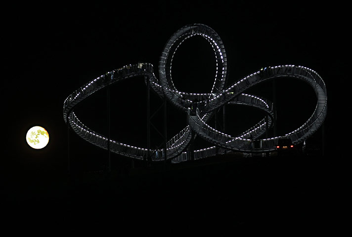 24 hours in pictures: Duisburg, Germany