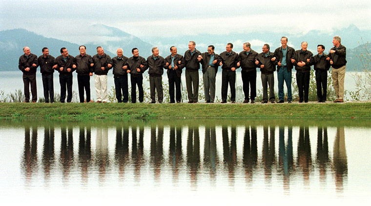 APEC Summit: 25 November 1997: APEC leaders pose for a photo in Vancouver, Canada