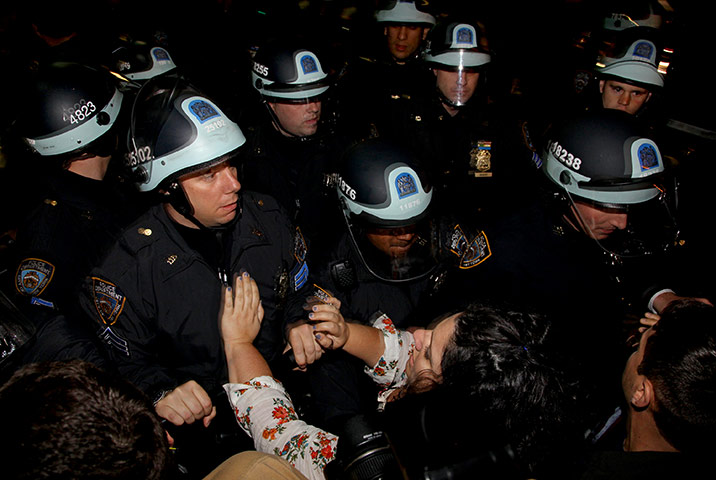 Occupy Wall St eviction: Demonstrators clash with police