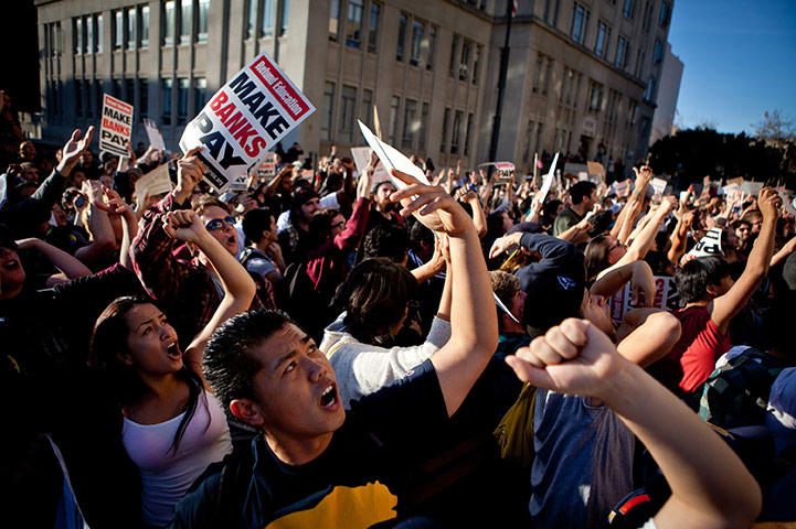 24 hours in pictures: university of california, berkeley students strike 