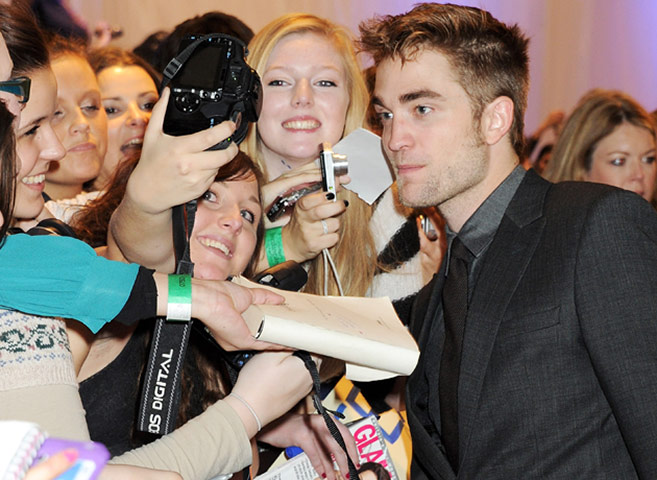 Twilight London premiere: The Twilight Saga: Breaking Dawn Part 1 - UK Premiere - Inside Arrivals