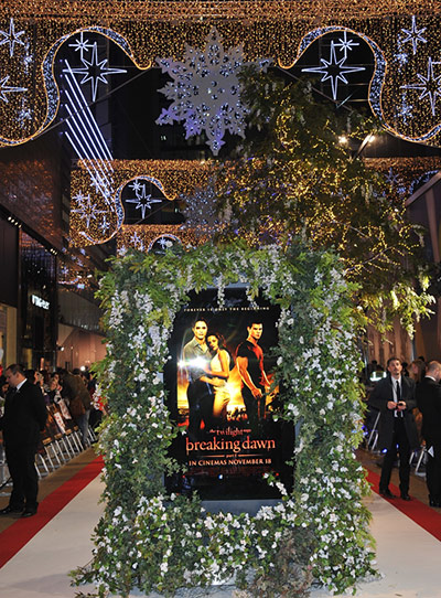 Twilight London premiere: The Twilight Saga: Breaking Dawn Part 1 - UK Premiere - Inside Arrivals