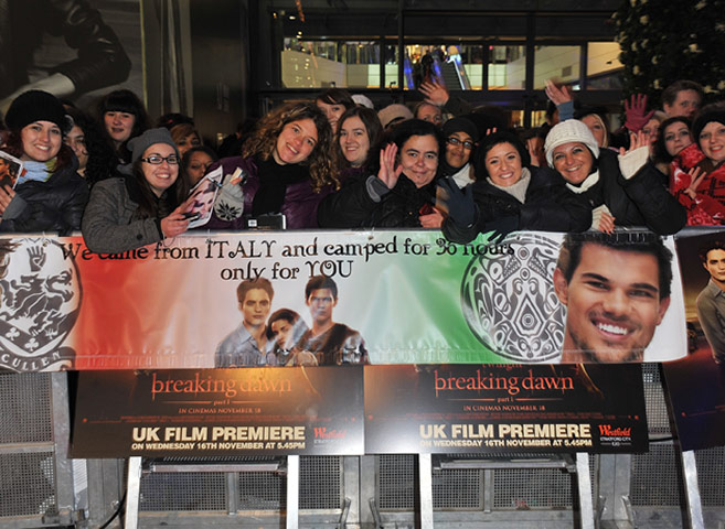 Twilight London premiere: The Twilight Saga: Breaking Dawn Part 1 - UK Premiere - Inside Arrivals