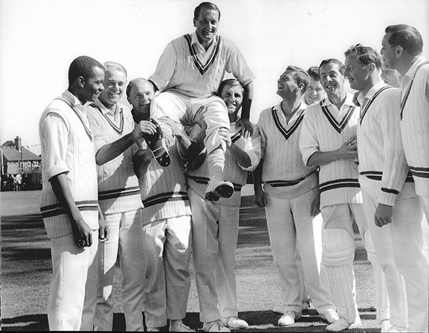 Basil D'Oliveira: Basil D'Oliveira Is chaired by his Worcester team-mates