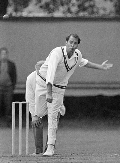 Basil D'Oliveira: Basil D'Oliveira bowling for Worcestershire at New Road, August 1970