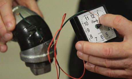 New York police commissioner Ray Kelly holds pipe bomb allegedly made by Jose Pimentel