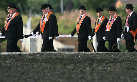 Orangemen-march-in-west-B-007.jpg