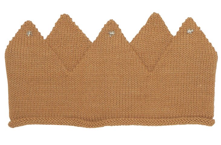 Royal wedding gifts: Knitted crown