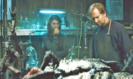 Mary Elizabeth Winstead and Ulrich Thomsen in The Thing Photo PR