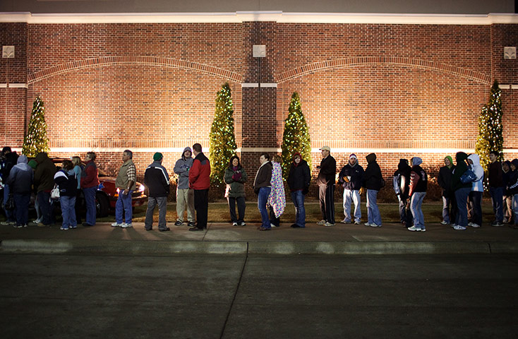 Black Friday: Bargain Hunters descend on the shops