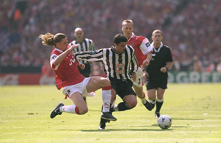 Gary Speed career: Emmanuel Petit of Arsenal and Gary Speed of Newcastle United