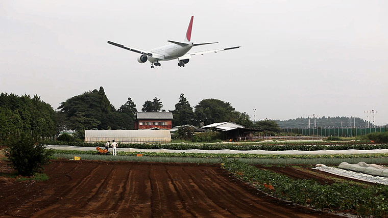 Exhibitionist 0511: Air Pressure