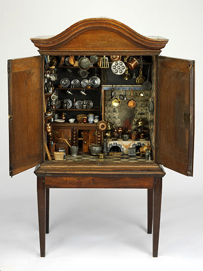 Free Museum entry: Dolls Cabinet 