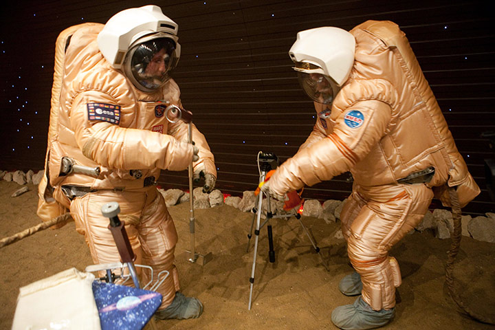 Mars500: Two members of the crew train for 'Marswalk'