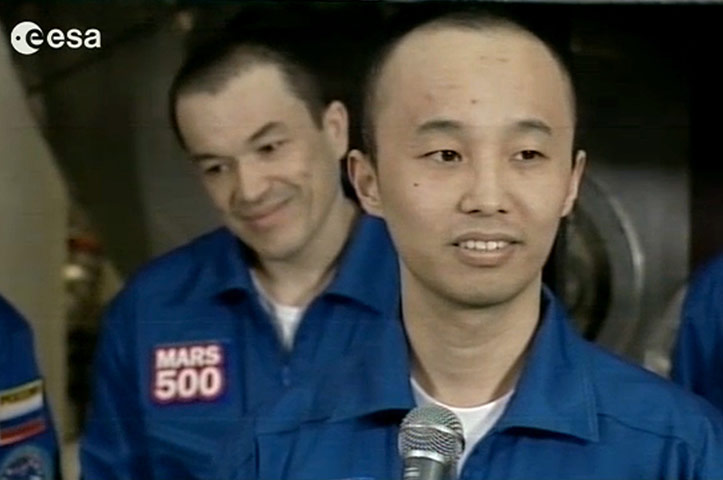 Mars500: China's Wang Yue speak and Russia's Sukhrob Kamolov