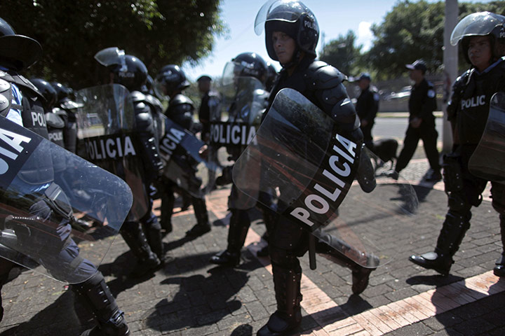 24 hours in pictures: Managua, Nicaragua: Riot police