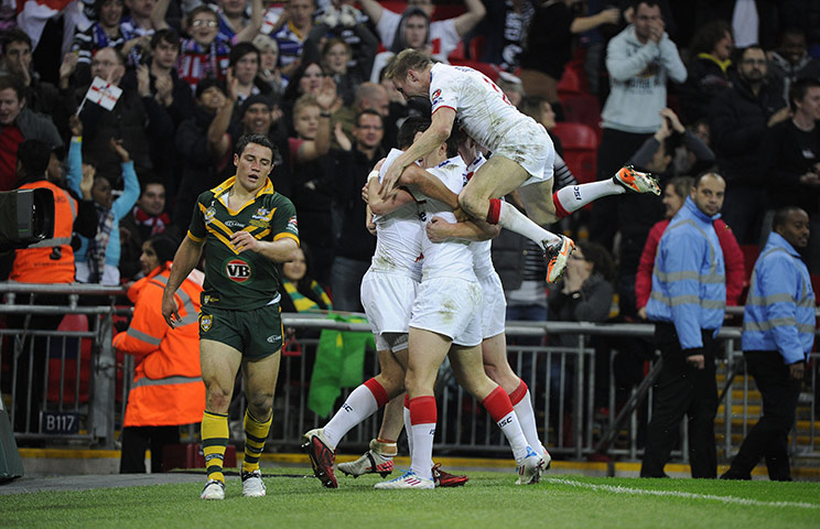 Gillette Four Nations: England players celebrate their 2nd try