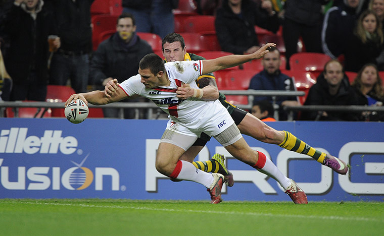 Gillette Four Nations: Ryan Hall scores his 2nd try for England just before half-time