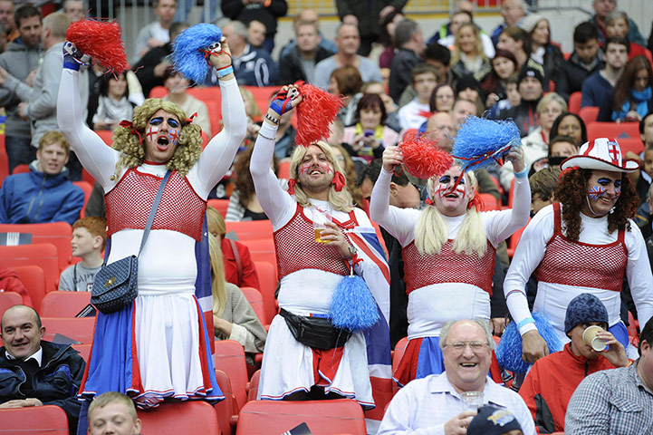 Gillette Four Nations: England rugby league fans in drag