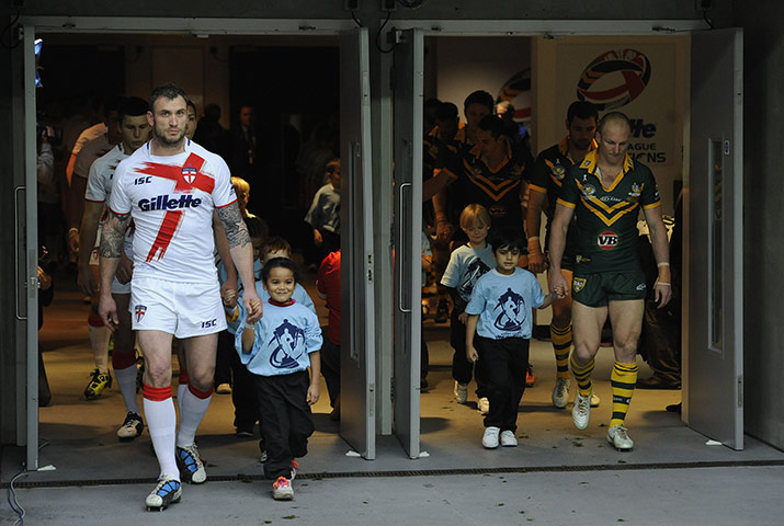 Gillette Four Nations: Captains Jamie Peacock and Darren Lockyer lead their teams out