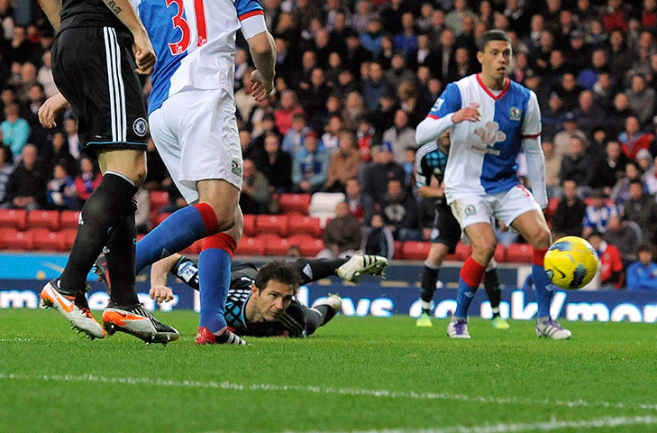 football: Chelsea's Lampard heads