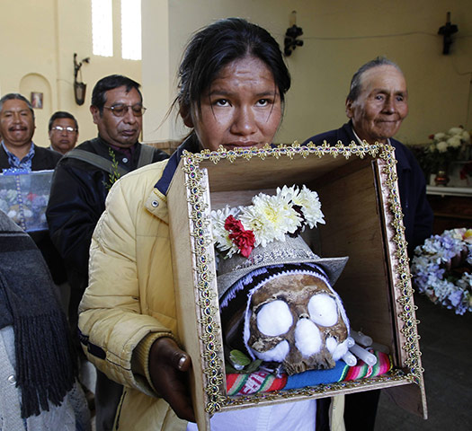 http://static.guim.co.uk/sys-images/Guardian/Pix/pictures/2011/11/9/1320836864448/A-Bolivian-woman-holds-a--004.jpg