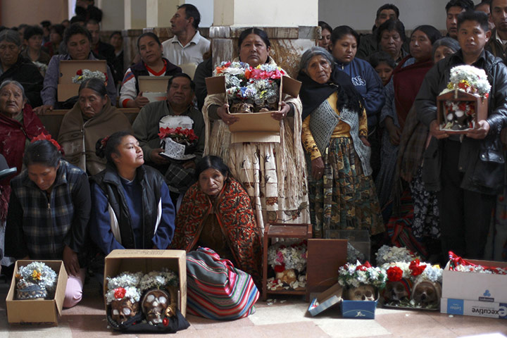 Bolivia Day of Skulls: mass