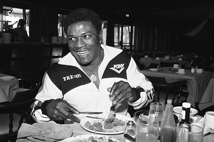 Drama in Bahama: Trevor Berbick eats lunch before his fight with Muhammad Ali