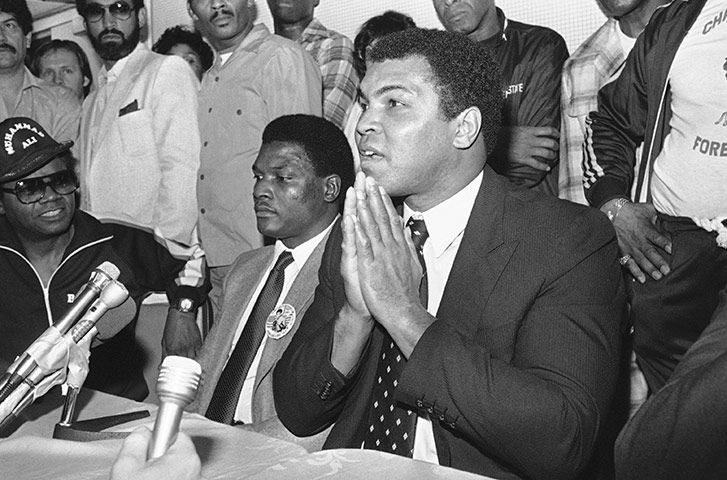 Drama in Bahama: Muhammad Ali at a press conference