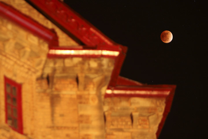 Lunar Eclipse: Total lunar eclipse