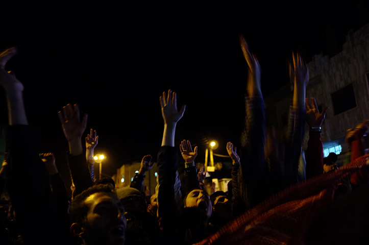Syria: A demonstration in Benish as the army approaches 