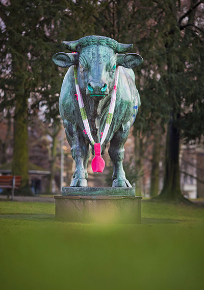 24 hours: Frankfurt am Main, Germany: A knitted scarf on a sculpture of a bull