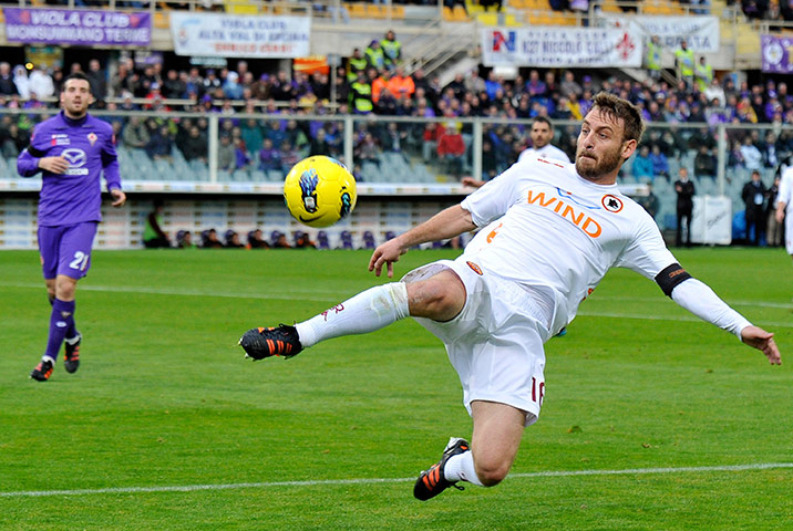 Man Utd targets: Daniele De Rossi of AS Roma in action against Fiorentina