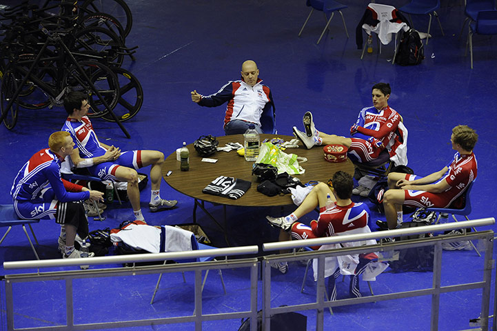 Team Pursuit Boot Camp: Dave Brailsford talks to the track cycling team pursuit training