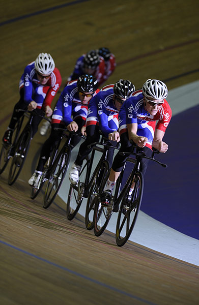 Team Pursuit Boot Camp: Formation training with the squad led by young Welshman Sam Harrison.