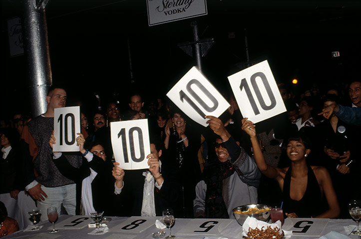 Voguing gallery: Voguing - judges all give a score of 10