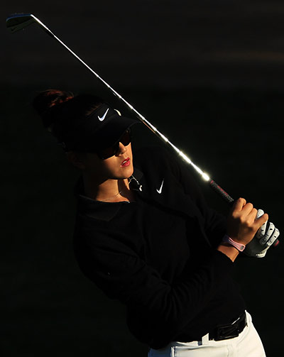 Best of the sport week: Michelle Wie plays her third shot on the par 5