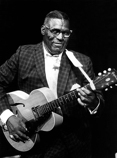 Hidden Gems: Photo of Howlin WOLF and Howlin' WOLF