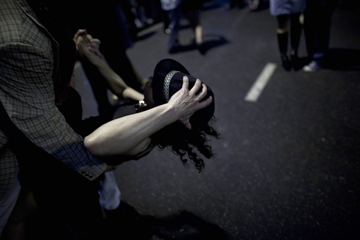 24hours in pictures: Dancers tango during 