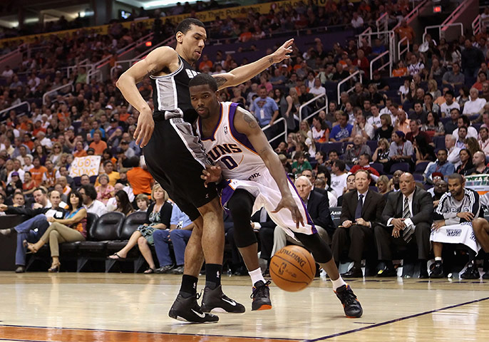 NBA Preview: Aaron Brooks of the Phoenix Suns and George Hill of the San Antonio Spurs
