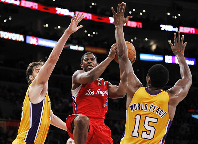 NBA Preview: Los Angeles Clippers' Chris Paul goes to the basket