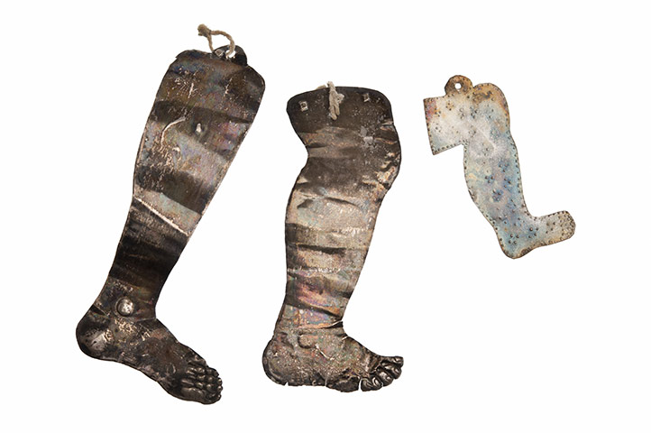 Exhibitionist 2412: Miracles And Charms