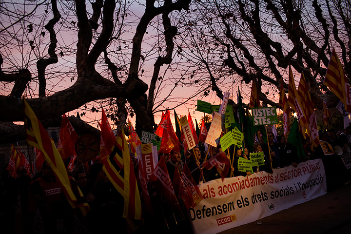 Week in Business: Public workers protest against spending cuts in Catalonia's services